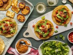 Tostadas aux patates douces, haricots rouges et fromage de chèvre Tostadas aux patates douces, haricots rouges et fromage de chèvre