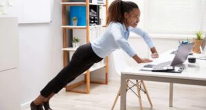 Des exercices très faciles à faire au bureau pour se muscler Des exercices très faciles à faire au bureau pour se muscler