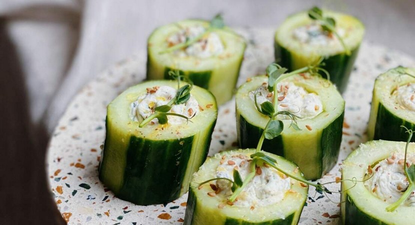 Bouchées de concombre farcies au chèvre et Kiri