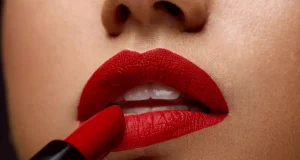 5 conseils pour mettre du rouge à lèvres qui ne file pas dans les rides