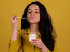 Consommer du yaourt le soir : est-ce une bonne ou une mauvaise habitude ? Consommer du yaourt le soir : est-ce une bonne ou une mauvaise habitude ?