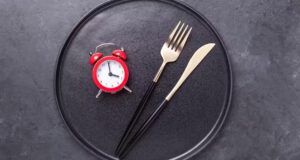 L’essentiel à connaître sur le jeûne intermittent en soirée L'essentiel à connaître sur le jeûne intermittent en soirée